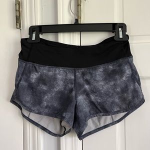 Lululemon 2.5” Speed Up Shorts, size 2